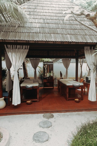 Royal Island Resort & Spa