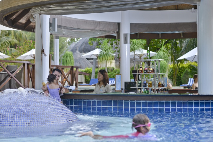 Bandos Maldives Бассейн Отеля