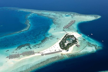  Constance Moofushi Пляж