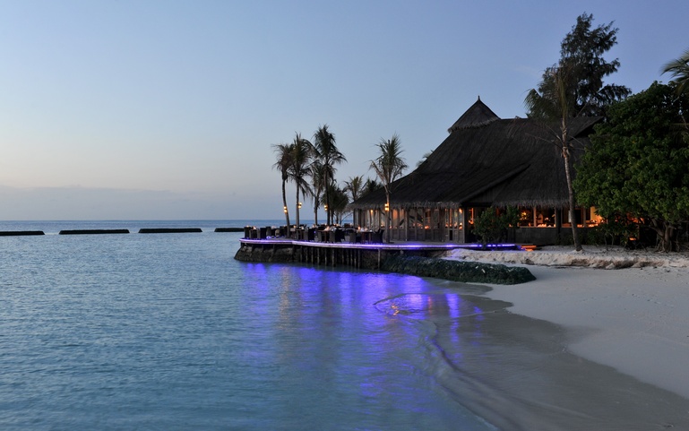 Komandoo Island Resort