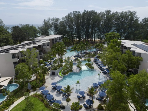 Le Meridien Phuket Mai Khao Beach Resort