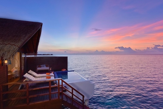 Grand Park Kodhipparu Maldives Романтический Рассвет