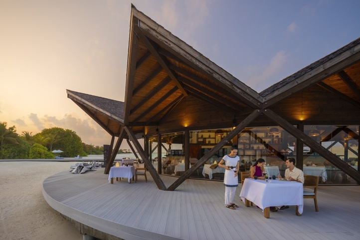 Kuredhivaru Resort And Spa (Ex.Movenpick Resort Kuredhivaru)