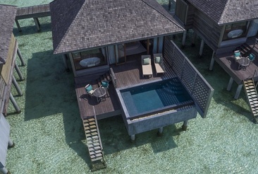 Anantara Veli Maldives	Водные Бунгало Общий Вид На Мальдивах