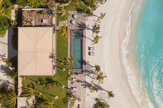 Patina Maldives, Fari Islands