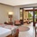 Paradis Beachcomber Golf Resort & Spa