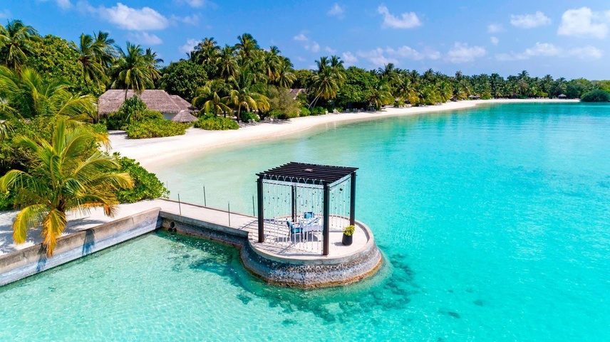 Sheraton Maldives Full Moon Resort & Spa