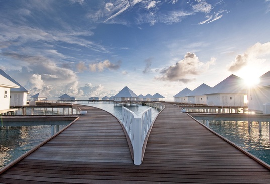 Diamonds Thudufushi Beach & Water Villas