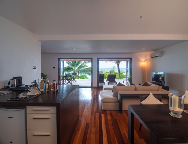 V Villas Maldives At Mirihi