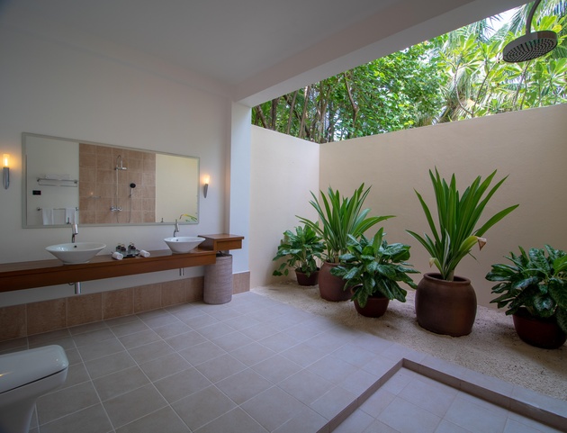 V Villas Maldives At Mirihi