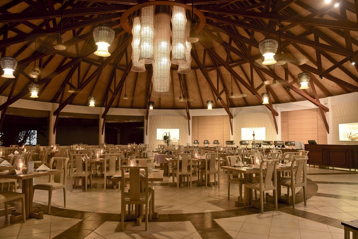 Bandos Maldives Рестора