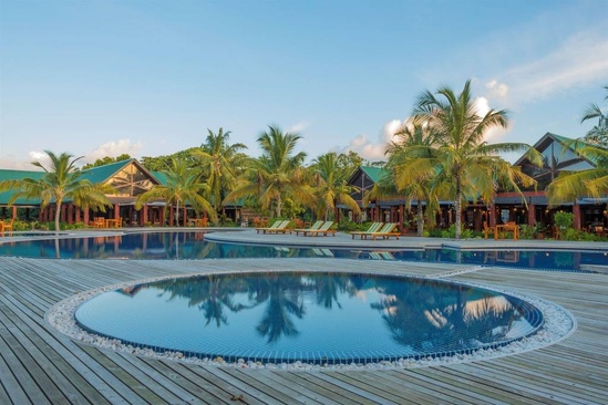 Furaveri Island Resort & Spa Бассейны Отели