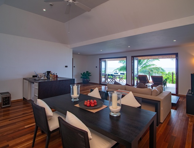 V Villas Maldives At Mirihi