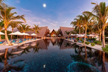 Kuredhivaru Resort And Spa (Ex.Movenpick Resort Kuredhivaru)