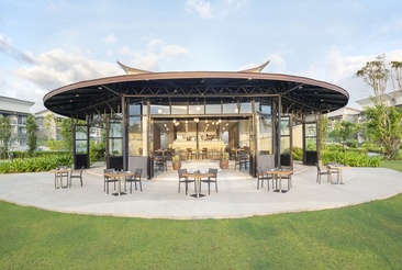 Le Meridien Khao Lak Beach & Spa Resort