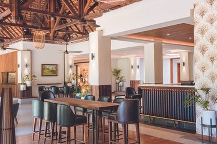 Paradis Beachcomber Golf Resort & Spa