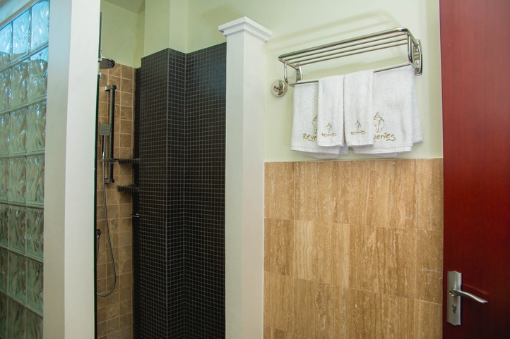 Reveries Diving Village, Maldives