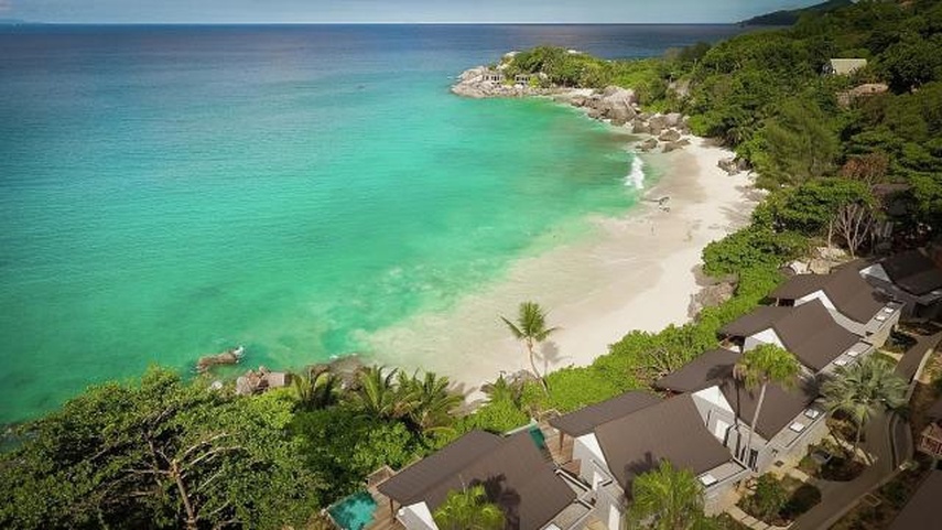 Carana Beach Hotel