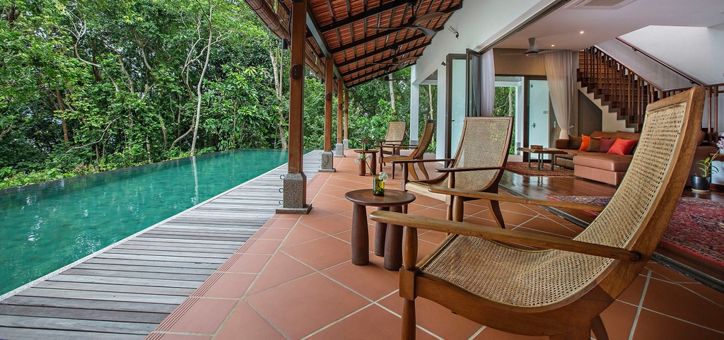 Ambong Pool Villas