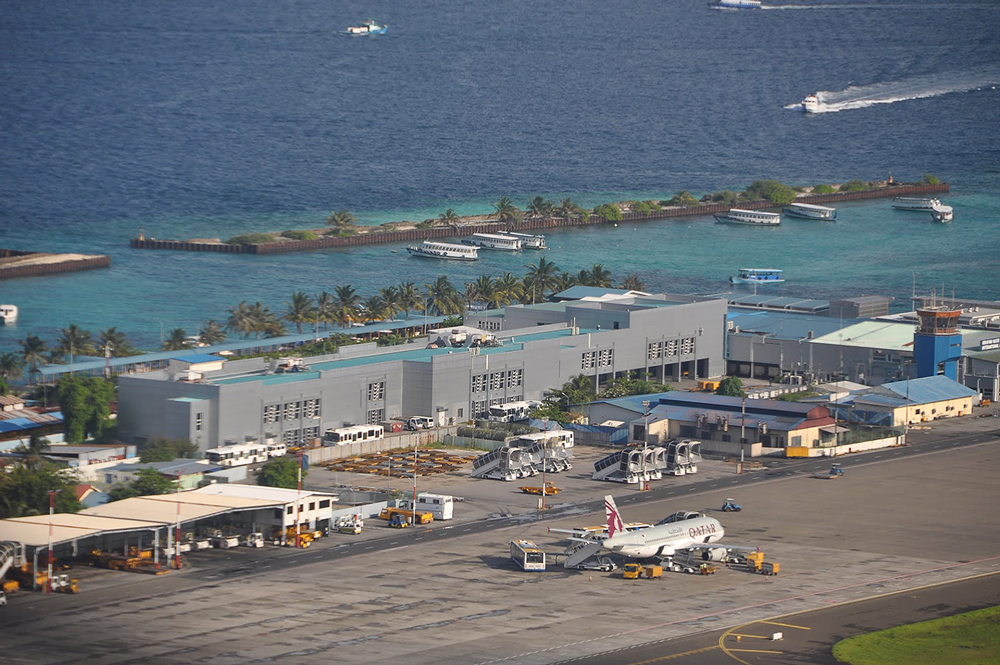 Ibrahim Nasir International Airport (MLE) şu şehirde: Hulhulé, Medhu Uthuru Mald