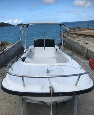 Морские прогулки на Сейшелах. Катер Boston Whaller 24